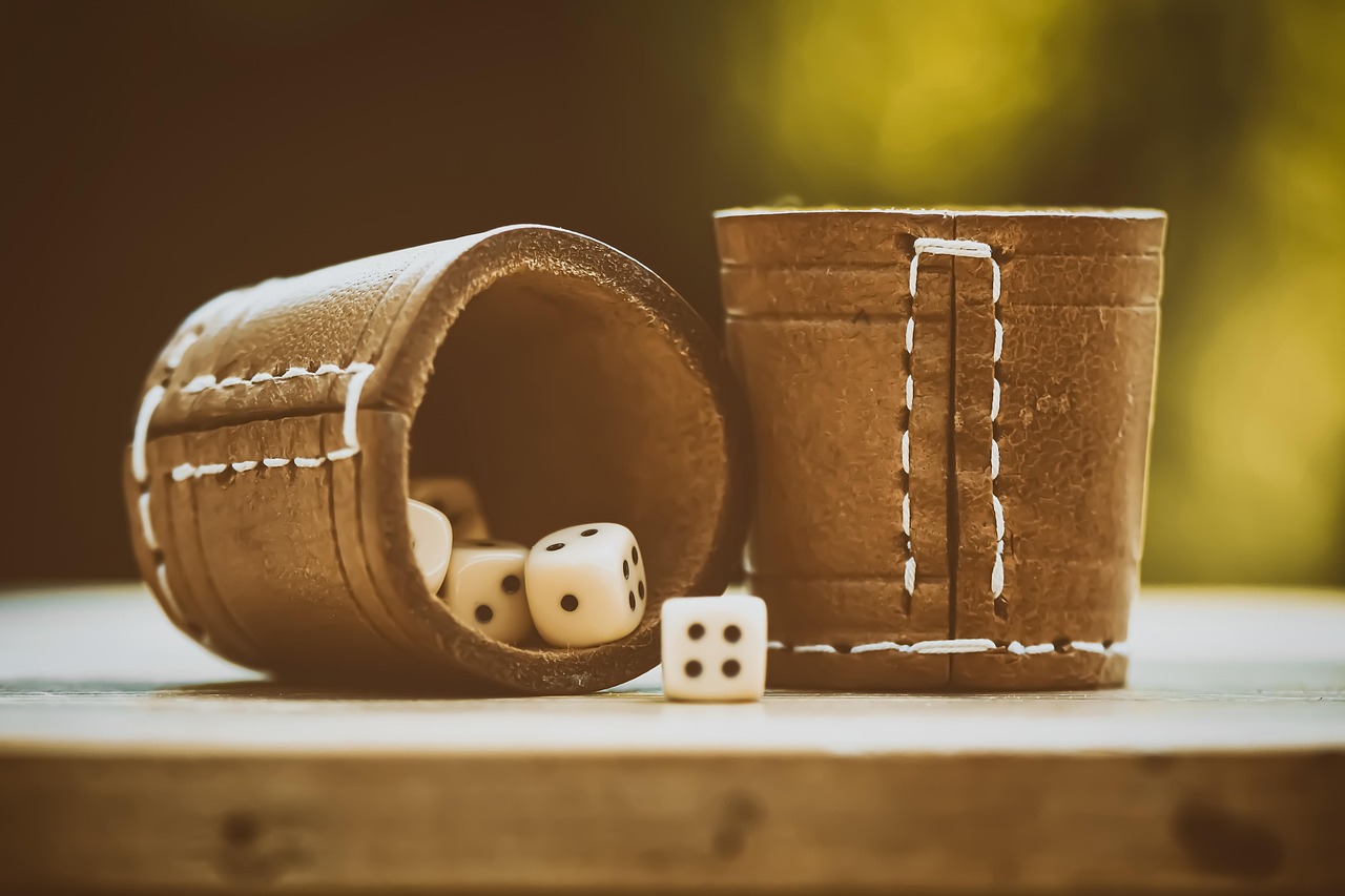 The Real Difference Between Slot Spinners and Poker Grinders